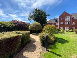Lovell Court Communal Gardens- click for photo gallery